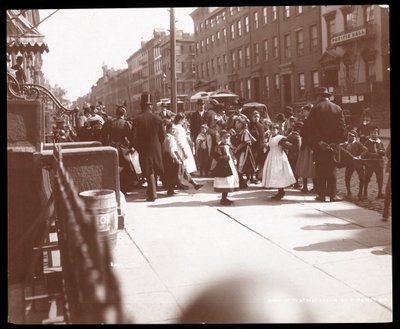 Straatscène in New York, 1898 door Byron Company